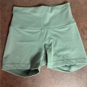 Lulu Lemon Wunder Train High Rise Short 4”